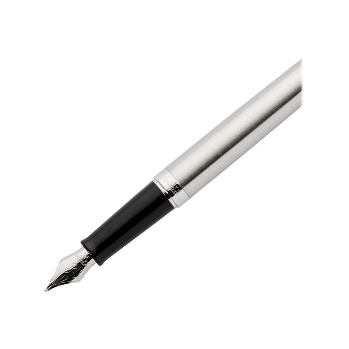 3501170920411-Waterman Hemisphere Essential - stylo plume-Gros plan-5